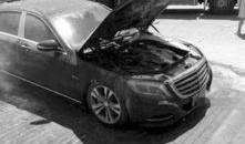 爆料奔驰自燃事件视频在线观看,惊心动魄！奔驰自燃事件视频全程回顾